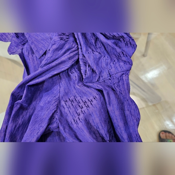 Carolina Herrera vintage button-down dress shirt - Picture 10 of 10